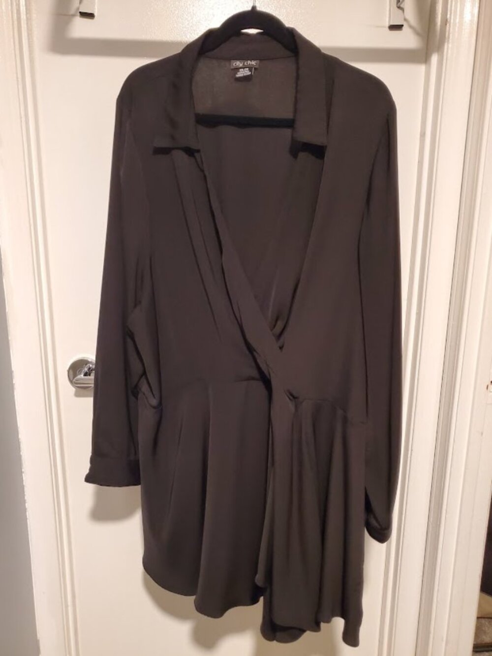 EUC City Chic Olivia Tunic - Black